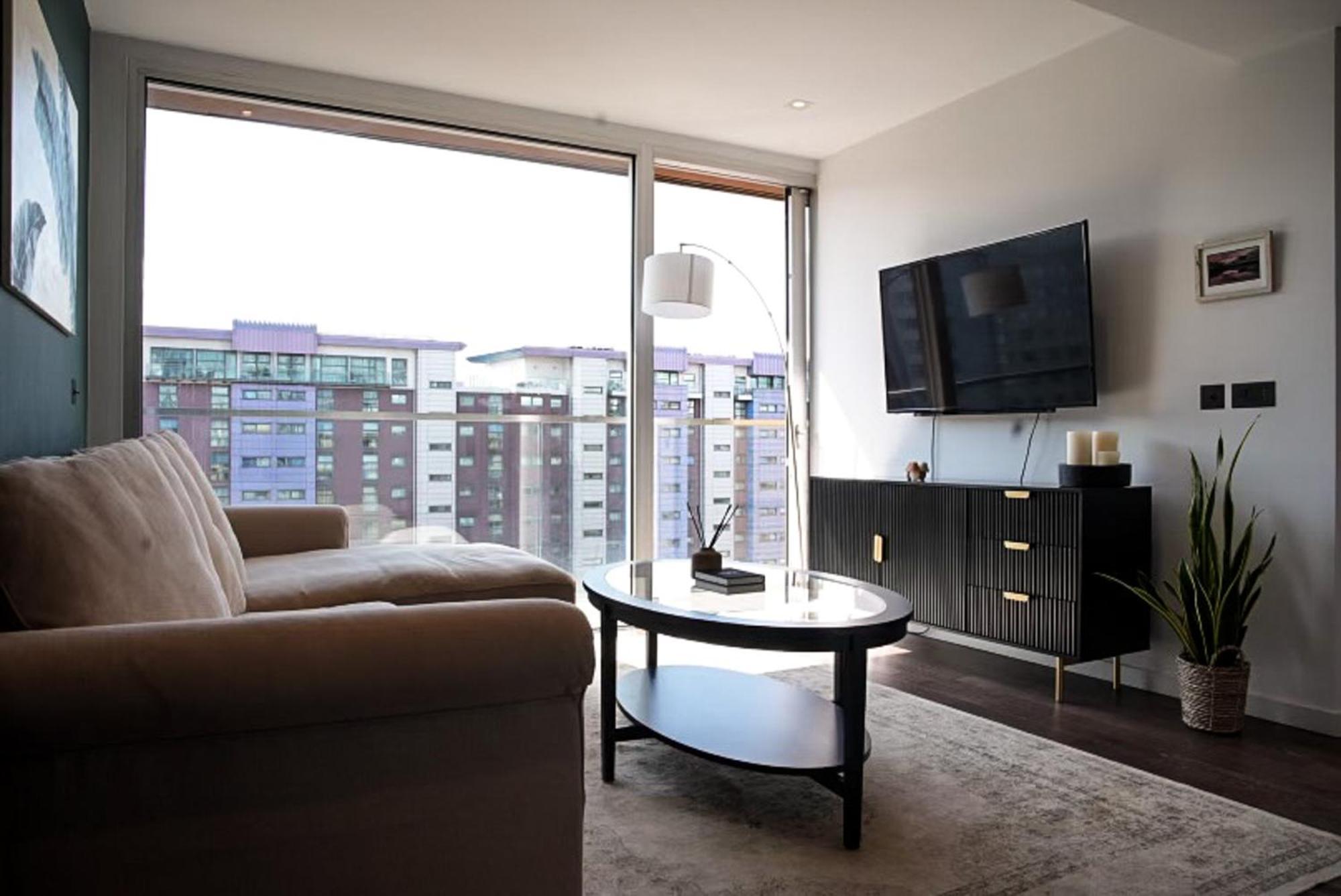 Апартаменты Chic Luxury Living In Battersea Power Station Лондон Экстерьер фото